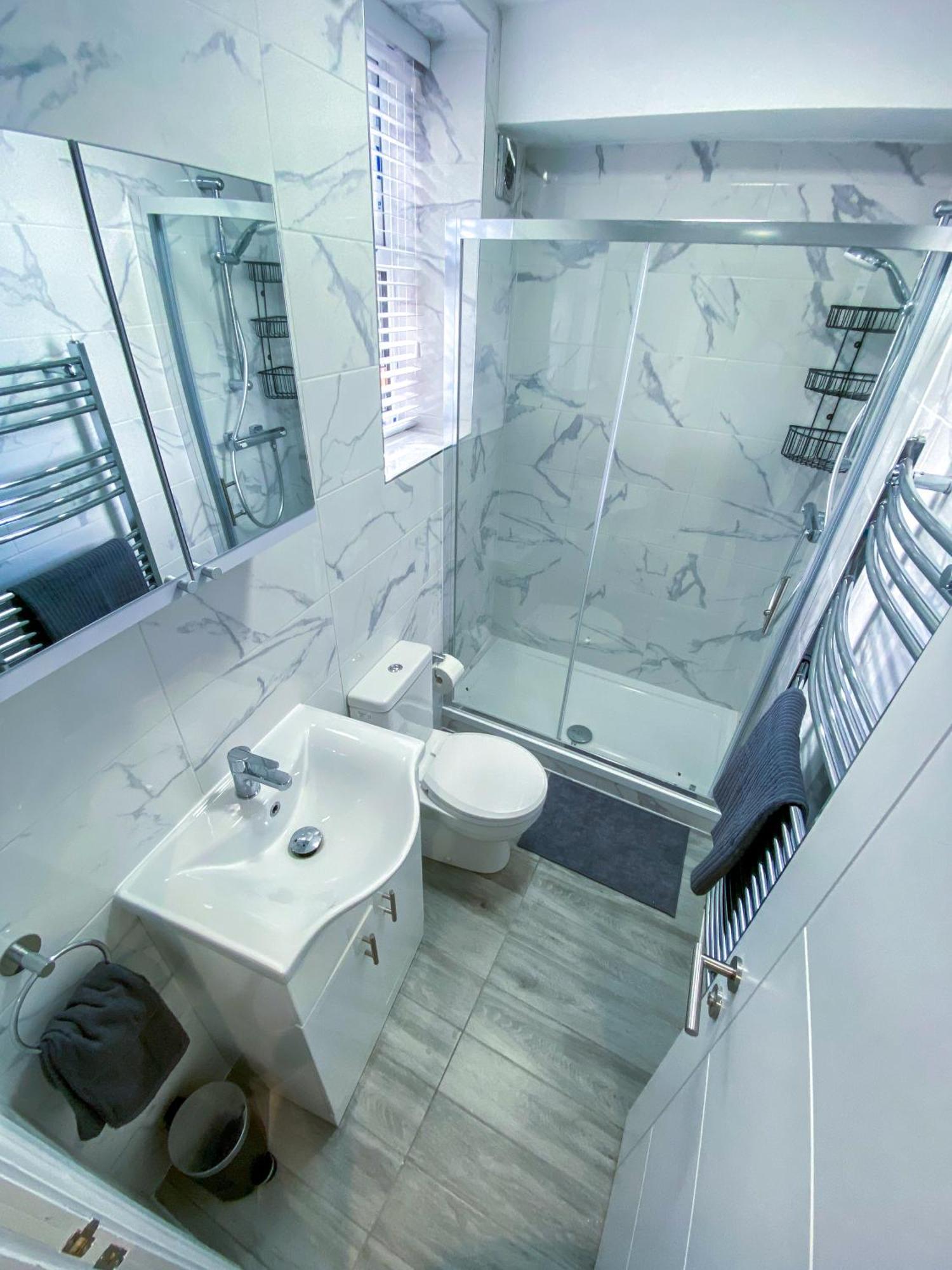 Stylish 1 Bedroom Flat - 5 Guest London- F1 Extérieur photo